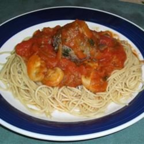 Biisonin lihapullia ja spagettia