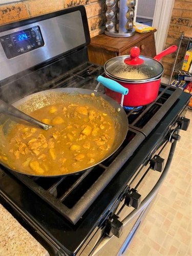 Keltainen kana curry kookosmaidolla